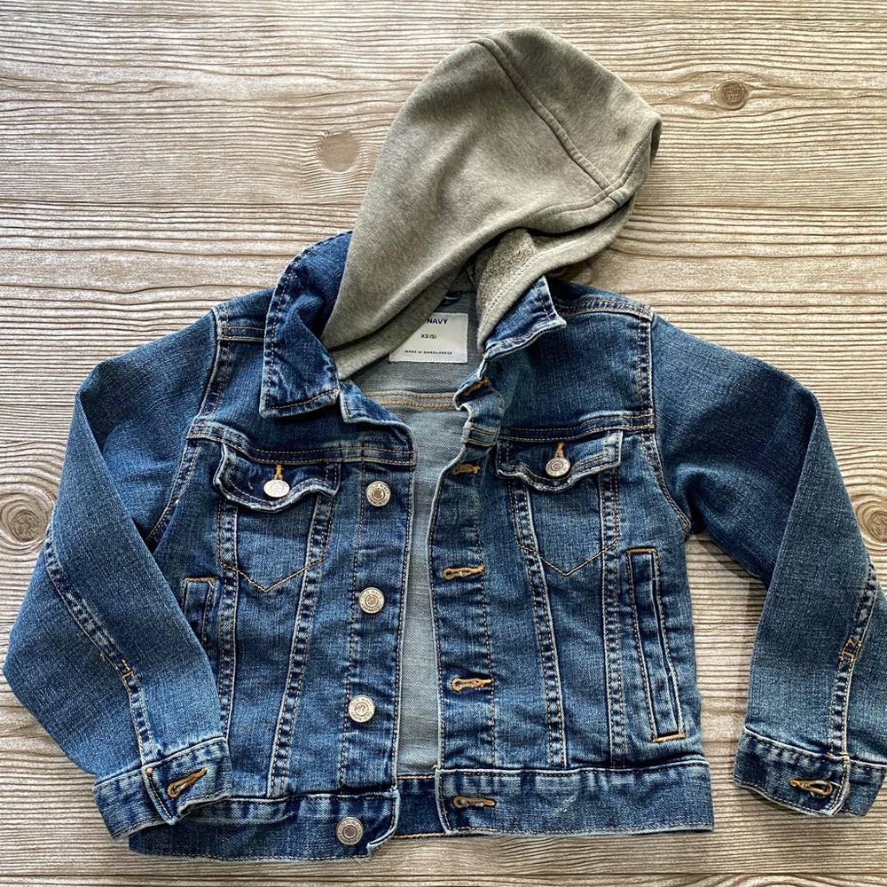 Barely used Jean jacket with hood xs 5